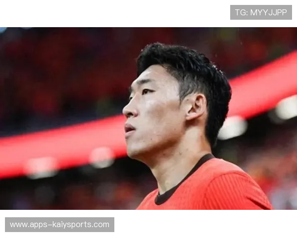 朱辰杰代表上海申花出席发布会，誓言通过连胜追回扣分